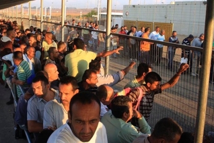 الاحتلال يدرس تخفيض عمر العمال الفلسطينيين المسموح لهم العمل بالداخل المحتل