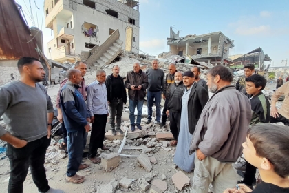 بالصور: "اللجنة الوطنية" تتضامن مع أصحاب المنازل المدمرة وتؤكد مواصلة جهودها لدعم صمودهم