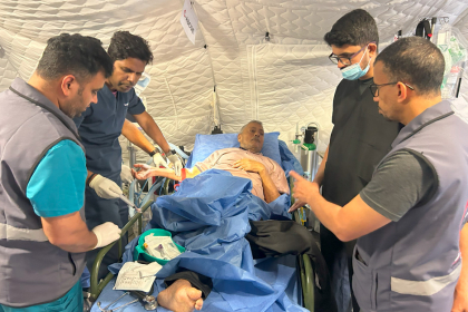 المستشفى الميداني الإماراتي بغزة يستقبل نقيب الصحفيين الأسبق زكريا التلمس لتلقي العلاج