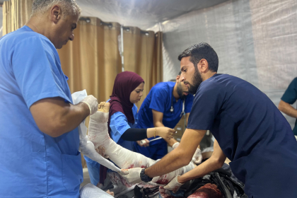 محدث: مصابون في غارة إسرائيلية وإطلاق نار بغزة وخانيونس
