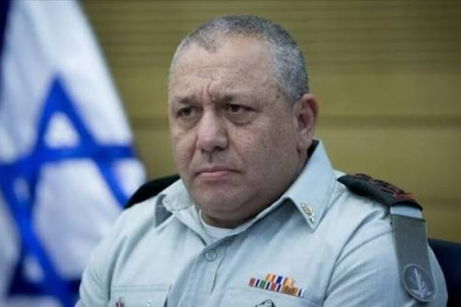 آيزنكوت يرفض التناوب ويهاجم نتنياهو قبل الانتخابات