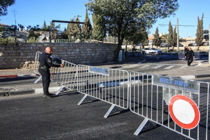القدس.. إغلاق شامل وقيود مشددة وتعتيم على ما يجري بالأقصى