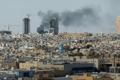 الحوثيون: هاجمنا "هدفا حساساً" في العاصمة السعودية