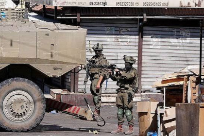 شهيد في الخليل وسط تصاعد اعتداءات جيش الاحتلال والمستوطنين بالضفة