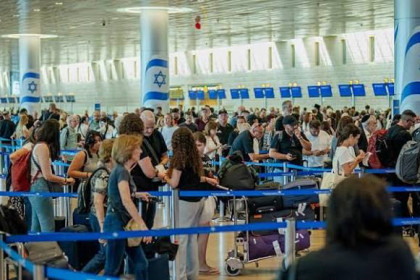 صحيفة عبرية: هجرة قياسية للإسرائيليين تُهدد الاقتصاد قبيل الانتخابات