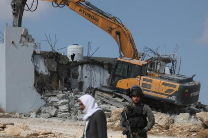 الاحتلال يخطر بهدم منزل شمال غرب رام الله