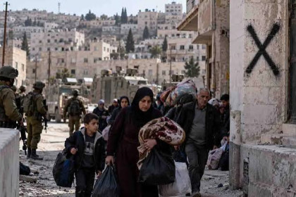 الاحتلال يواصل عدوانه على الخليل ويجبر عائلات جديدة على النزوح