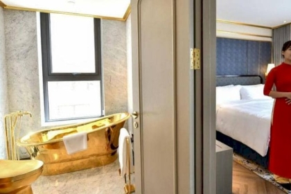 مغاطس وغرف وفناجين مذهبة.. "أول" فندق مطلي بالذهب