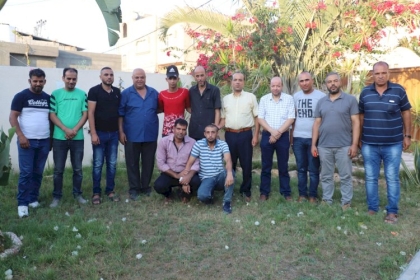 اللجنة الاجتماعية بمحافظة خانيونس تستكمل سلسلة الزيارات الاجتماعية لذوي الشهداء والجرحى والاسرى