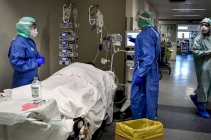 تحذيرات بريطانية من نوعٍ جديد لفيروس كورونا ينتشر بمعدل أسرع