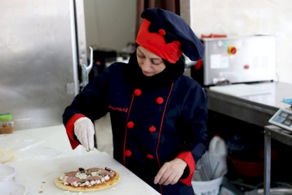 دائرة المرأة العاملة في مجلس العمال تكرم الشيف نرمين العمصي