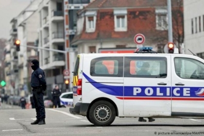 سيارة تصدم حشدًا في فرنسا