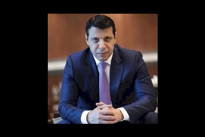 معرباً عن بالغ حزنه.. القائد دحلان: المصاب ليس مصاب لبنان وحده بل مصاب كل العرب