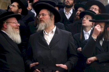 مستوطنون يؤدون طقوسا تلمودية في سلوان