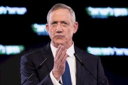 غانتس يبلّغ "الكنيست" بمواصلة خطته لإغلاق إذاعة الجيش الإسرائيلي!