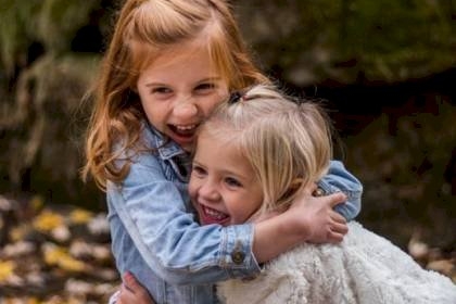 علامات تدل على أنك تفرط في حماية طفلك.. تعرف عليها