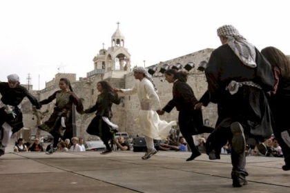 الفلكور والدبكة الشعبية حاضرة في التوعية من مخاطر كورونا