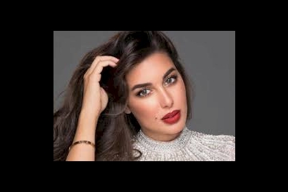 ياسمين صبري تثير جدلا بسبب تصرفها مع شيف تركي شهير