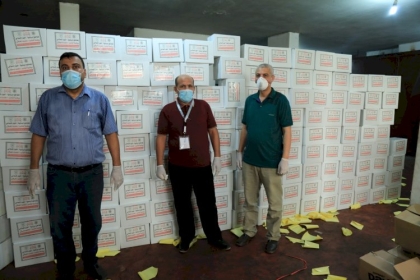 برئاسة النائب محمد دحلان كتلة فتح البرلمانية تورد طرود صحية لمراكز الحجر الصحي في قطاع غزة