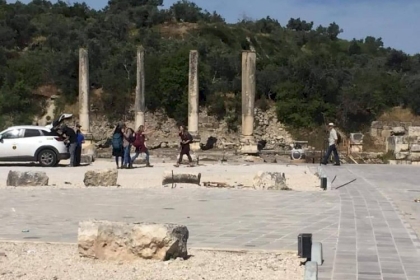 مستوطنون يقتحمون المنطقة الأثرية في نابلس وسط حماية قوات الاحتلال