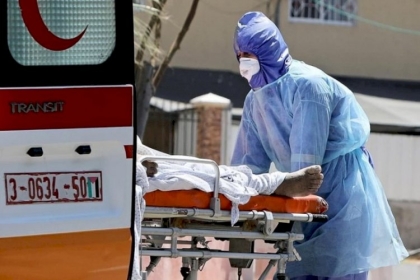 في غزة  غرف العناية المكثفة  ممتلئة بإصابات كورونا  وأمنيات بعودة البسمة