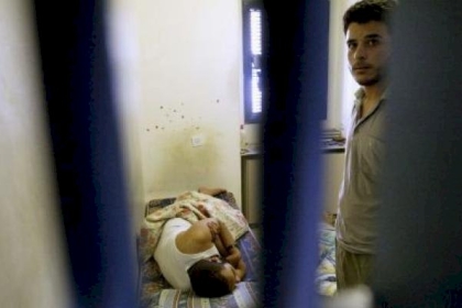 لا تراعي حقوقهم المكفولة بتلقي العلاج...إدارة سجون الاحتلال تمعن في سياسة الإهمال الطبي بحق الأسرى