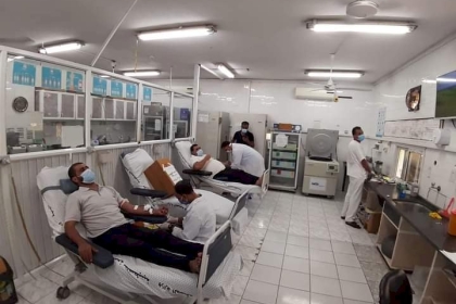 كوادر ومتطوعي حركة فتح ساحة غزة تلبي نداء مستشفى شهداء الاقصى بالتبرع بالدم