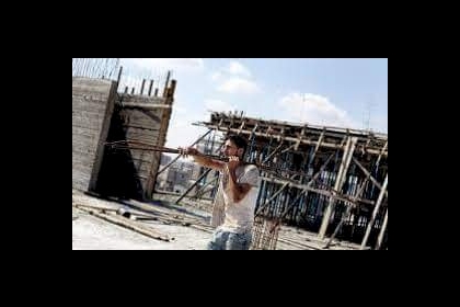 مطالبات بإنشاء صندوق مماثل لـ "وقفة عز" لمساندة العمال في قطاع غزة 