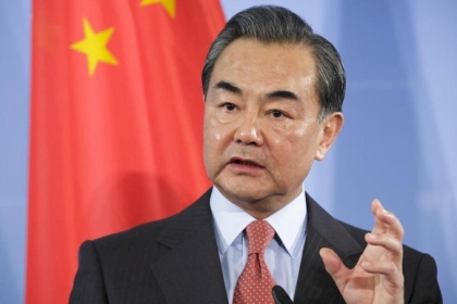 وزير الخارجية الصيني: الولايات المتحدة تصبح أكبر محرك لعسكرة بحر بكين الجنوبي