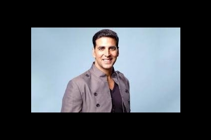 نجم بوليوود يكشف: لهذا السبب أتناول "بول الأبقار" يوميا