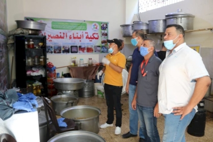 حركة فتح محافظة الوسطى توزع  وجبات غذائية على الأسر المتعففة بمخيم النصيرات