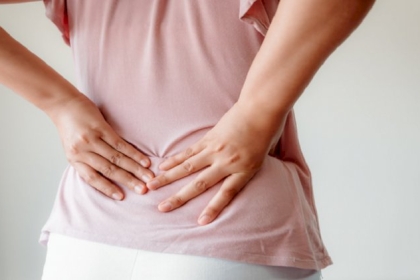 الكشف عن علاج "قد يبدو غير منطقي" لتخفيف آلام الظهر