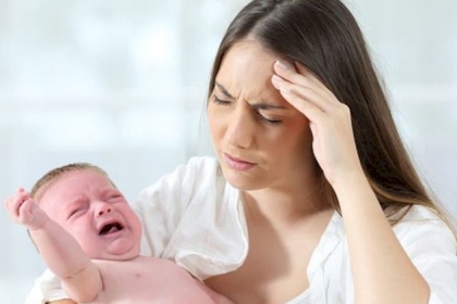 توتر الأمهات يمكن أن يؤثر سلبيًا على أطفالهن مدى الحياة