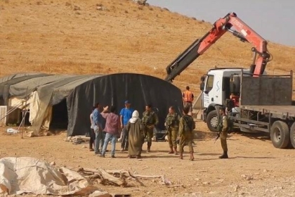 الاحتلال يخطر بطرد عائلات من مساكنها بالاغوار بحجة التدريبات العسكرية