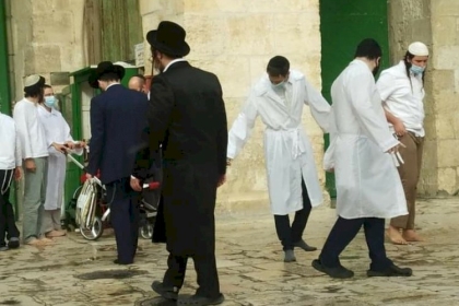 القدس: مستوطنون يتقدمه  المتطرف غليك يقتحمون الأقصى