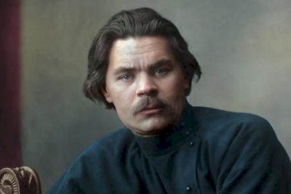 غوركي ومينا: سيرتان متشابهتان وتجلّيات أدبية مشتركة