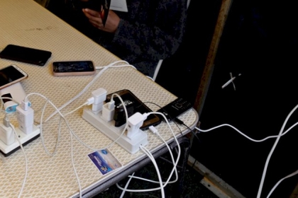 أمير سعودي ينشر فيديو لاحتراق سيارة ويحذر من خطر الهواتف الجوالة