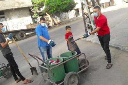 حملة تنظيف لمخيمات المحافظة الوسطى ضمن إجراءات التصدي لفيروس كورونا