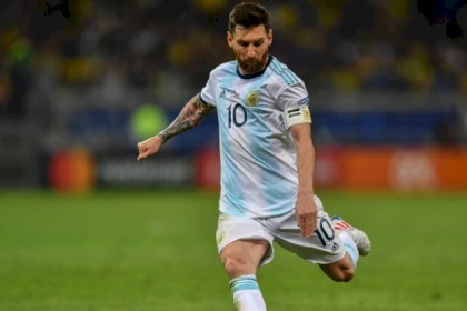 شاهد.. ميسي يبدأ رحلته نحو تحقيق الحلم الأكبر بمواجهة الإكوادور