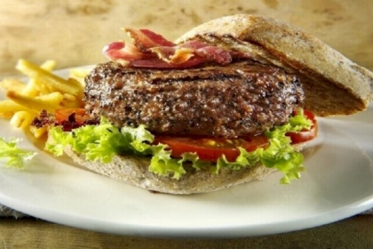 أطعمة تؤدي إلى تسريع الشيخوخة