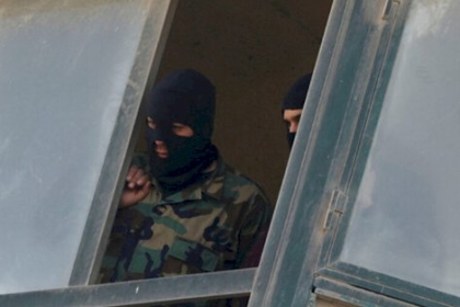 لصوص يسرقون 12 مليون من رجل أعمال بحيلة بسيطة