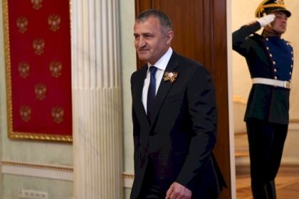 إصابة رئيس جمهورية أوسيتيا الجنوبية ورئيس وزرائها بفيروس "كورونا"