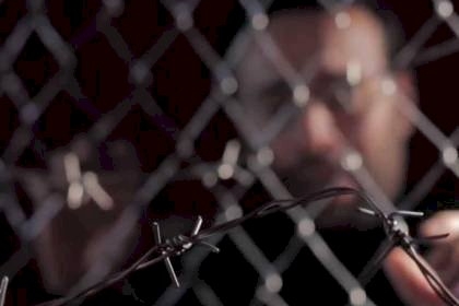 أسيران يدخلان أعواماً جديدة خلف القضبان