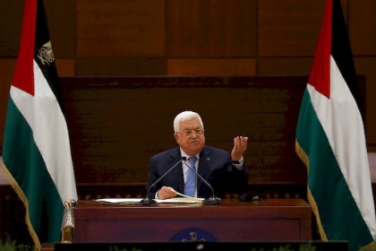 الرئيس عباس  يصدر عددا من القرارات بقانون بشأن اختصاصات المحافظين والبيئة والسلطة القضائية