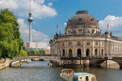 تعرض قطع أثرية من بينها فرعونية للتخريب في برلين