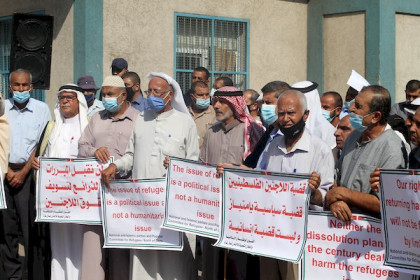 اللجنة المشتركة للاجئين تحذر "الأونروا" من الاستمرار بقرارها بإلغاء الكوبونة الصفراء