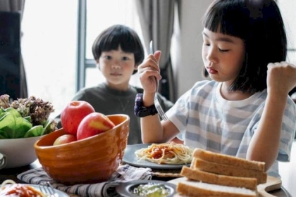 هل تشعر بالجوع بعد الانتهاء من وجبتك؟.. إليك الأسباب والحلول