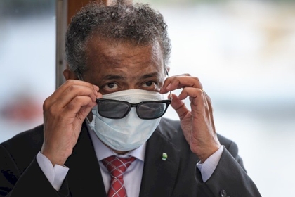 رئيس منظمة الصحة العالمية يدخل  الحجر الصحي إثر مخالطته مصاباً بكورونا