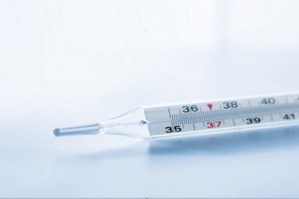 لماذا تنخفض درجة حرارة الجسم الطبيعية؟