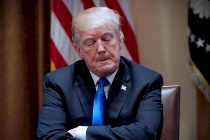 ترامب ينشر رسالة وصلته قبل 30 عاما من ملك بريطانيا